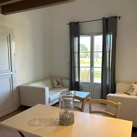 4 Personnes Avec Piscine En Camargue * Gallargues-le-Montueux